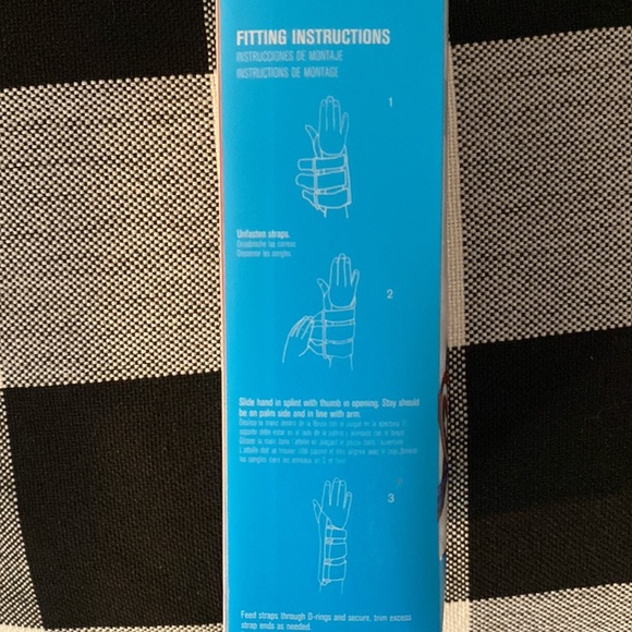 NWT Donjoy Youth RIGHT Wrist Brace - Picture 7 of 8